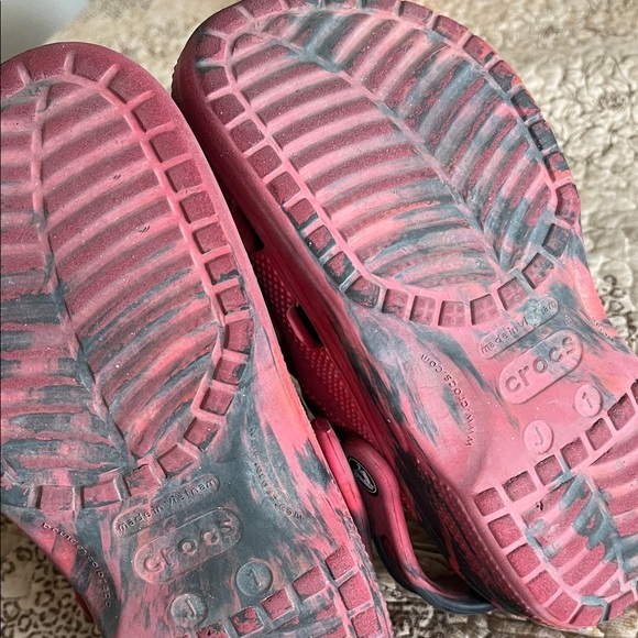 CROCS Kids Red and Black Detroit Lions Sandals with Sports Charms size J1 - Picture 7 of 8